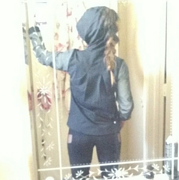 Lululemon Fleet Street Reflective Pullover - Picture 2 of 4