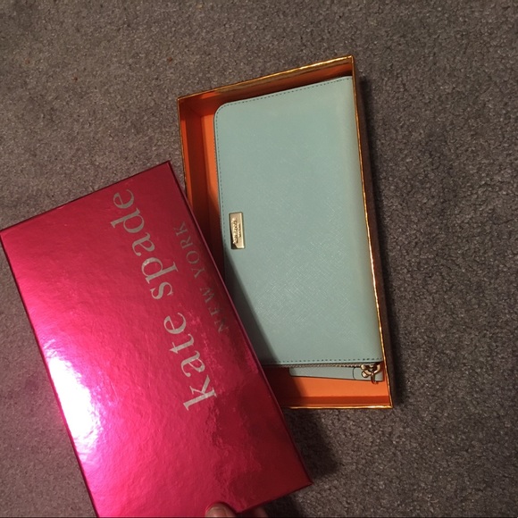 Kate spade Tiffany blue wallet. New in box!! - Picture 5 of 6