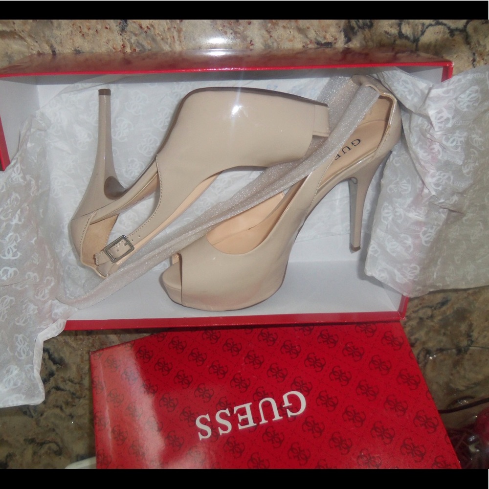 ⚡️FLASH SALE⚡️GUESS Women's Hondo3 Open-toe Pump