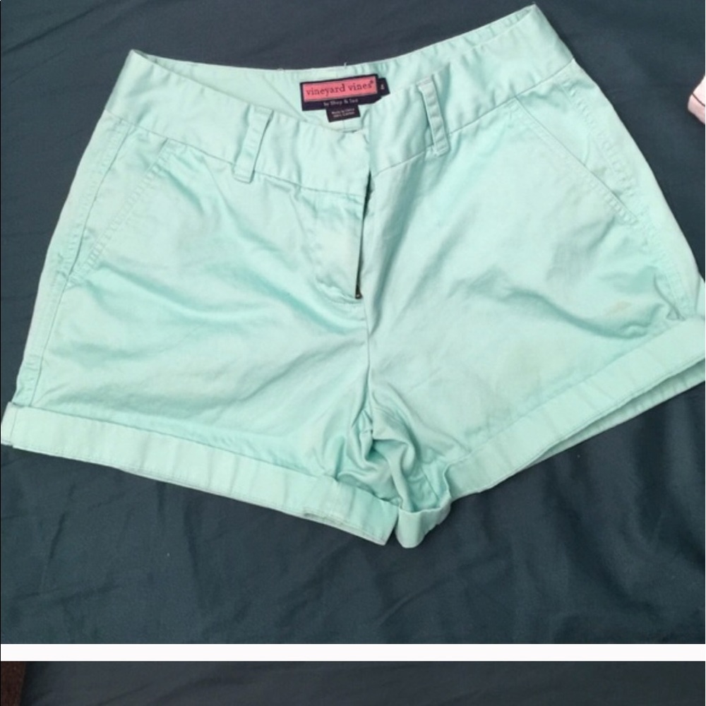 Vineyard vines sea foam shorts