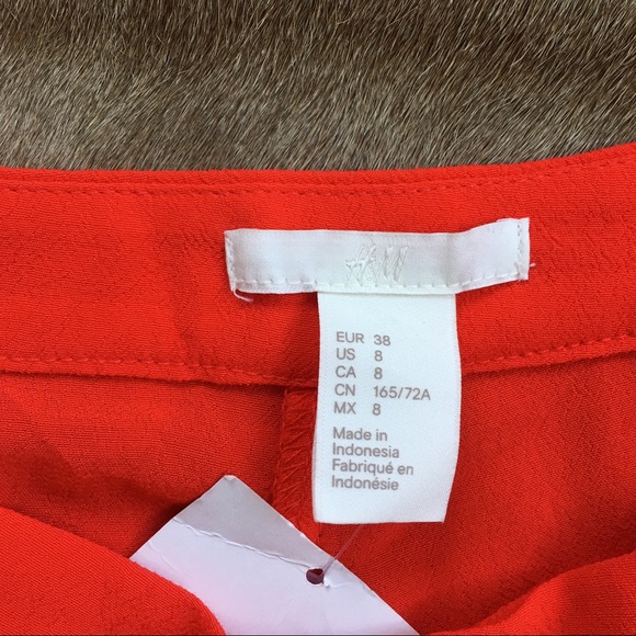 H&M Coral Fabric Shorts - Picture 2 of 3