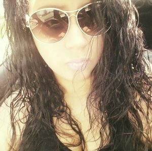 Meet your Posher, Kiley