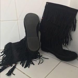 Steve Madden Takoda Fringe Boots (Black, size 10)
