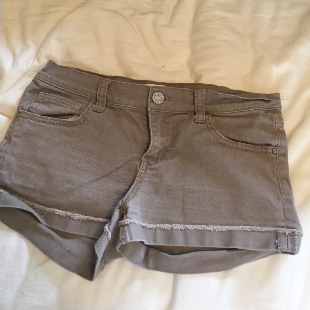 Khaki style shorts