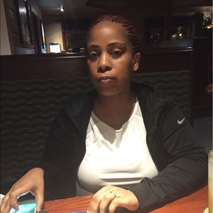 Meet your Posher, Denise