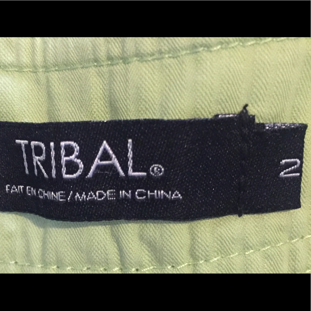 Green capris - Picture 3 of 3