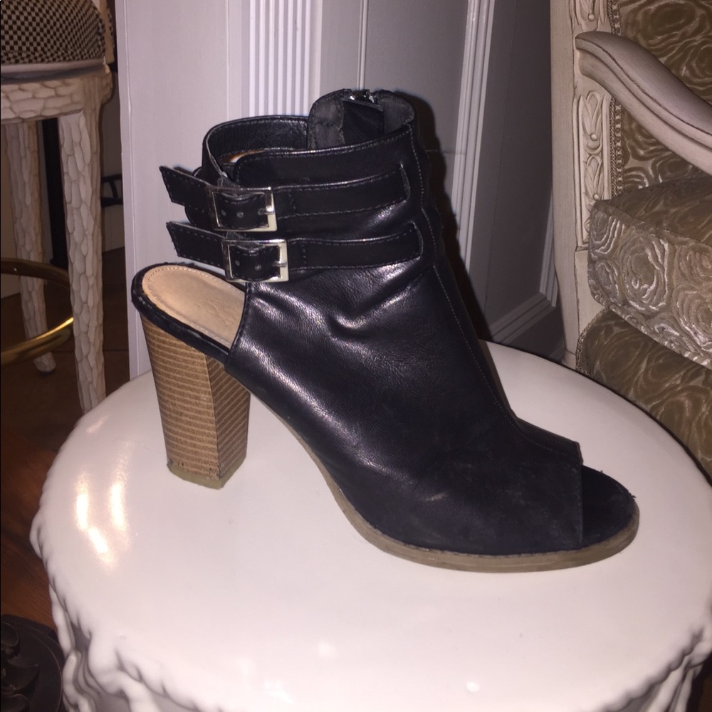 EXTREMELY COMFY open toe bootie