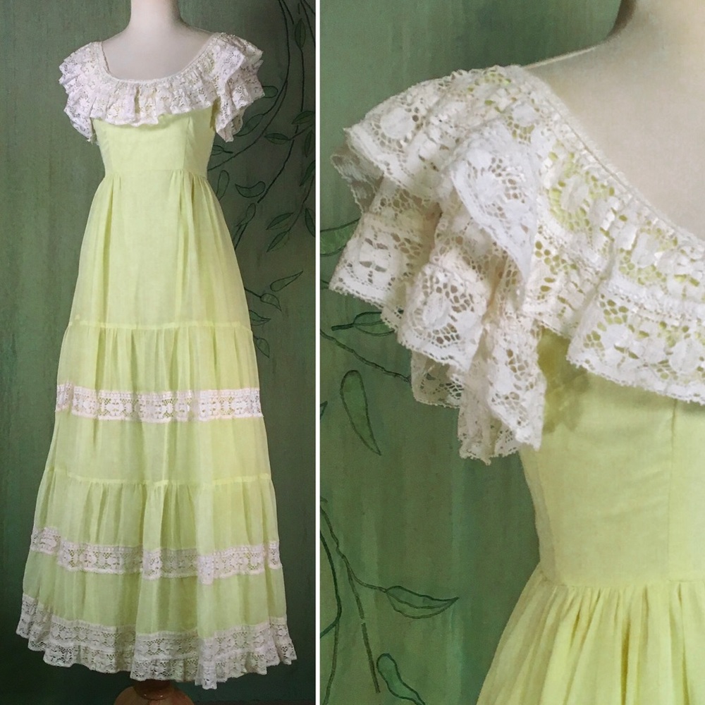 🚫SOLD🚫 Vintage 70s Southern Belle prairie dress