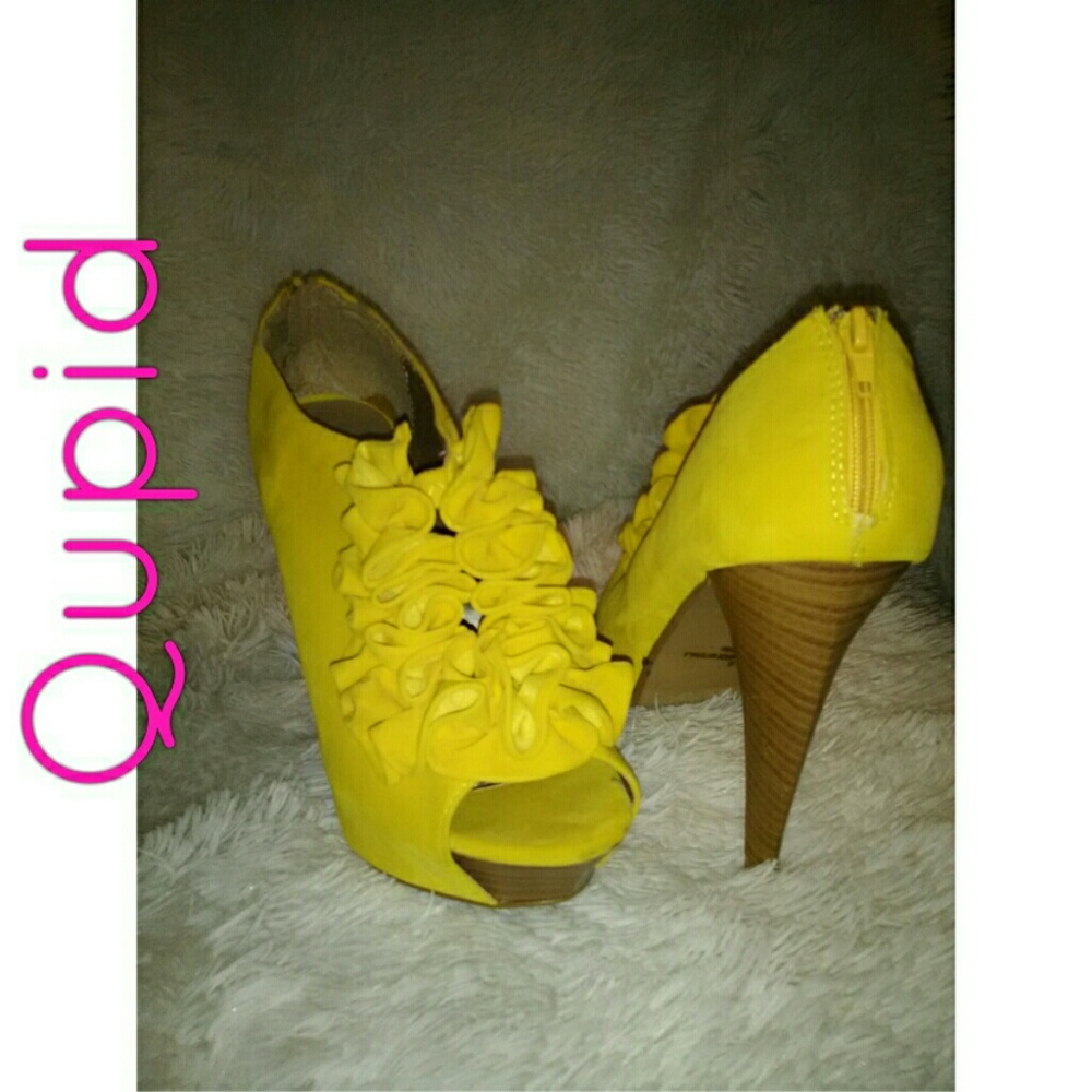 Qupid Suede Ankle Bootie Brand New