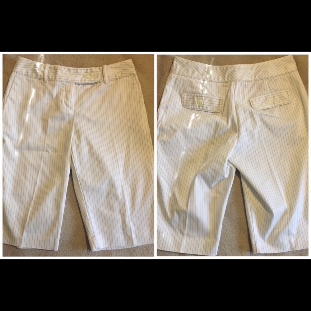 Worthington stretch petite white pinstripe capris