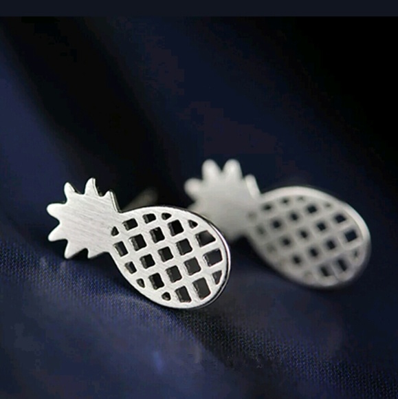 Tiny Pineapple Gold or Silver Stud Earrings - Picture 4 of 6