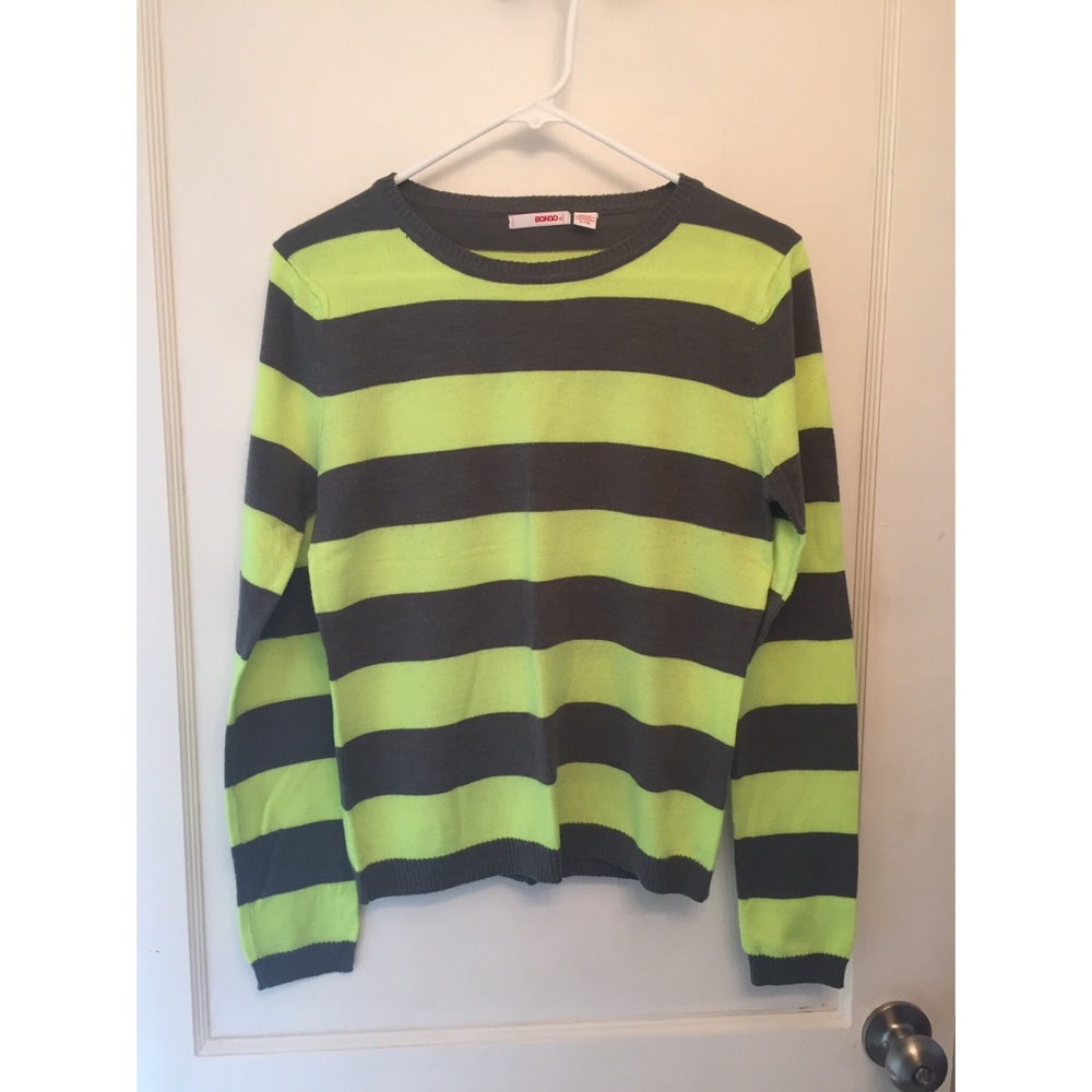 Woman's long sleeve shirt