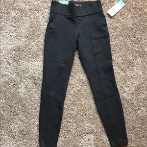 Build in Sculpting Leggings NWT