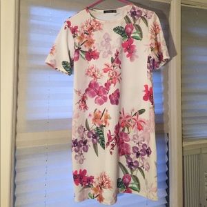 Floral shift dress