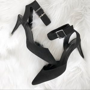 NWOB Black suede Nine West pumps