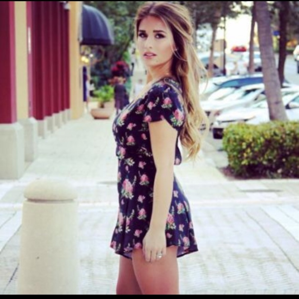 KITTENISH by Jesse James Decker  🌹