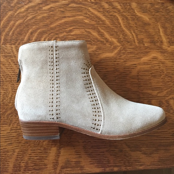 ✨JOIE 'LUCY' EMBELLISHED SUEDE BOOTIES✨ NEW w/box - Picture 3 of 7