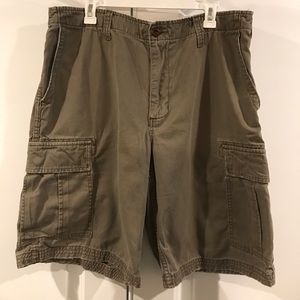 GAP favorite cargo shorts size 38