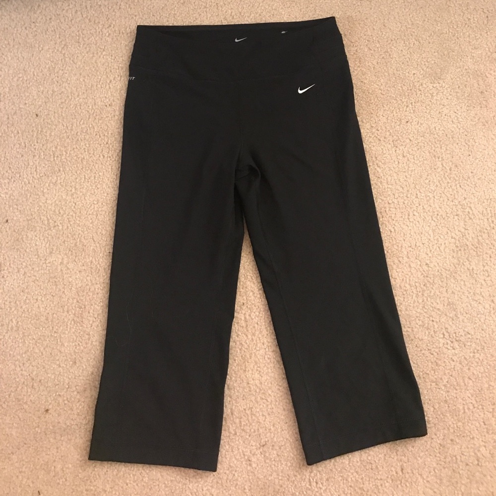 Nike Dri-Fit Workout Capri Pants