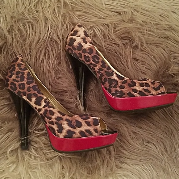 Steve Madden Olicia Leopard Satin Heels - Picture 4 of 7