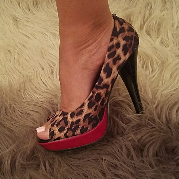 Steve Madden Olicia Leopard Satin Heels - Picture 5 of 7