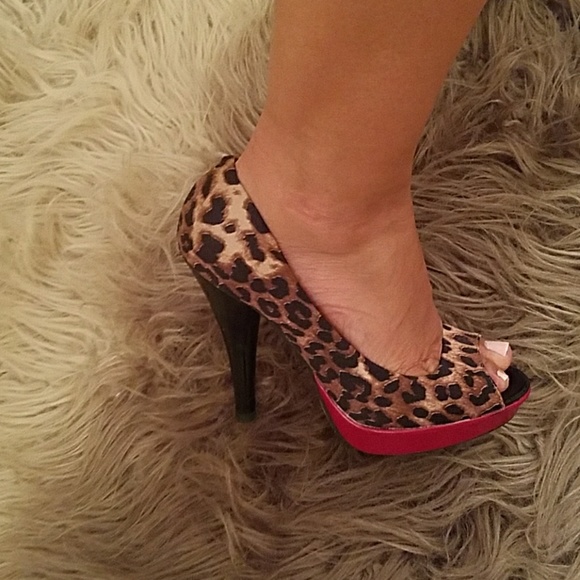 Steve Madden Olicia Leopard Satin Heels - Picture 6 of 7