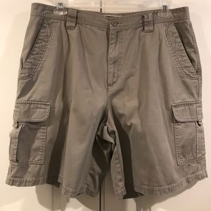 Columbia gray cargo shorts size 38