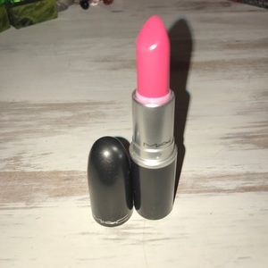 MAC "Diva-ish" Amplified Lipstick