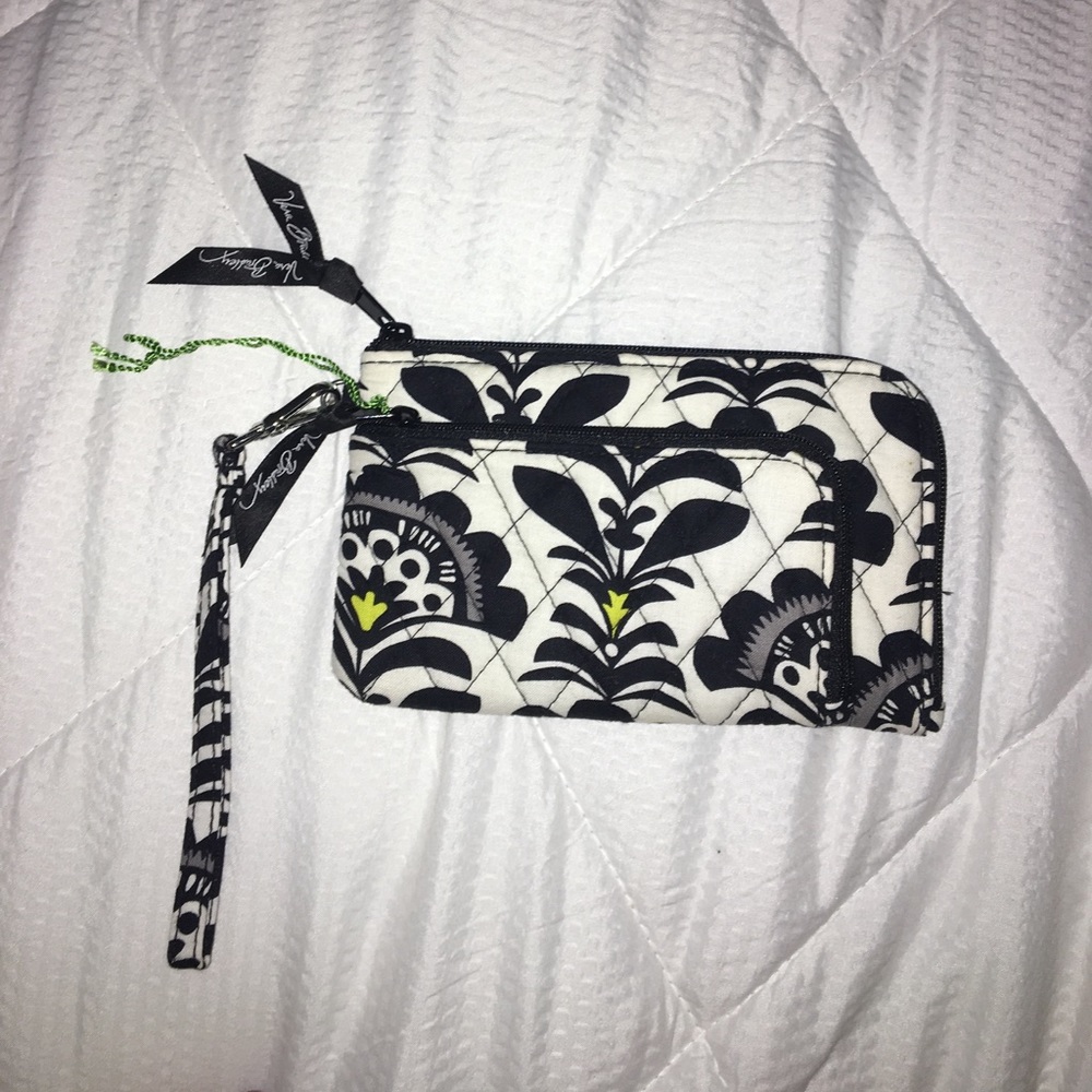 VERA BRADLEY Wristlet
