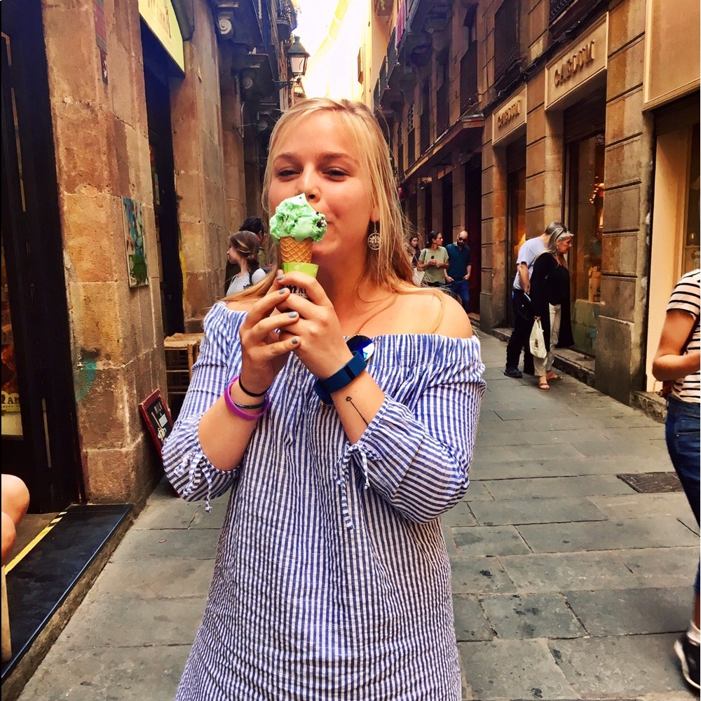 Meet your Posher, Natalie