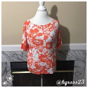 Jones New York floral print casual tee size medium