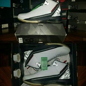 Air Jordan 22 OG "White Varsity Red"