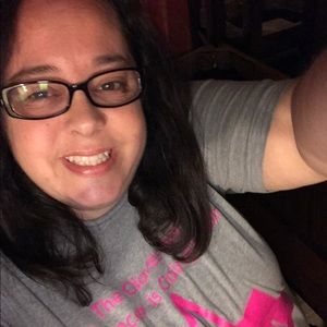 Meet your Posher, Lora