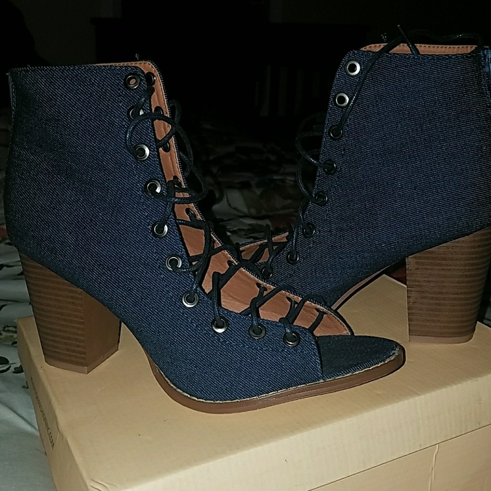 Lace up jean shoes
