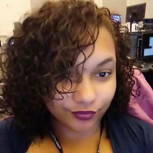 Meet your Posher, Monica