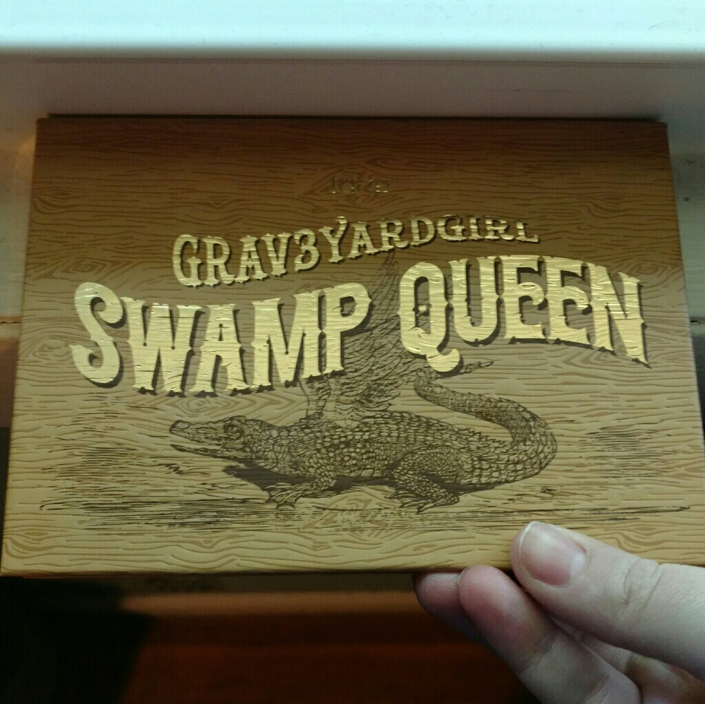Grav3yardgirl Swamp Queen palette - unopened
