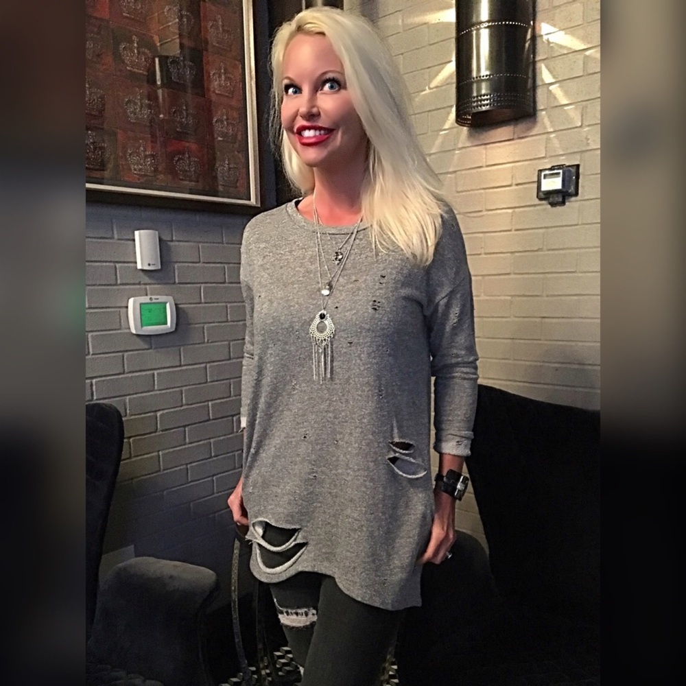 Adorable distressed French Terry Tunic w/pockets! - Picture 4 of 4