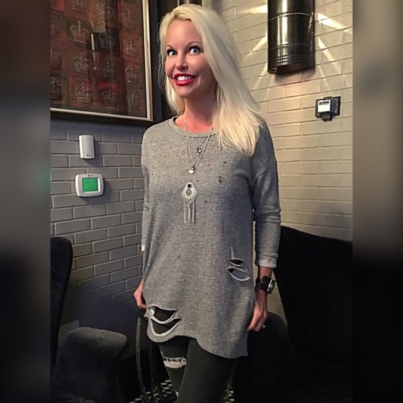 Adorable distressed French Terry Tunic w/pockets! - Picture 4 of 4