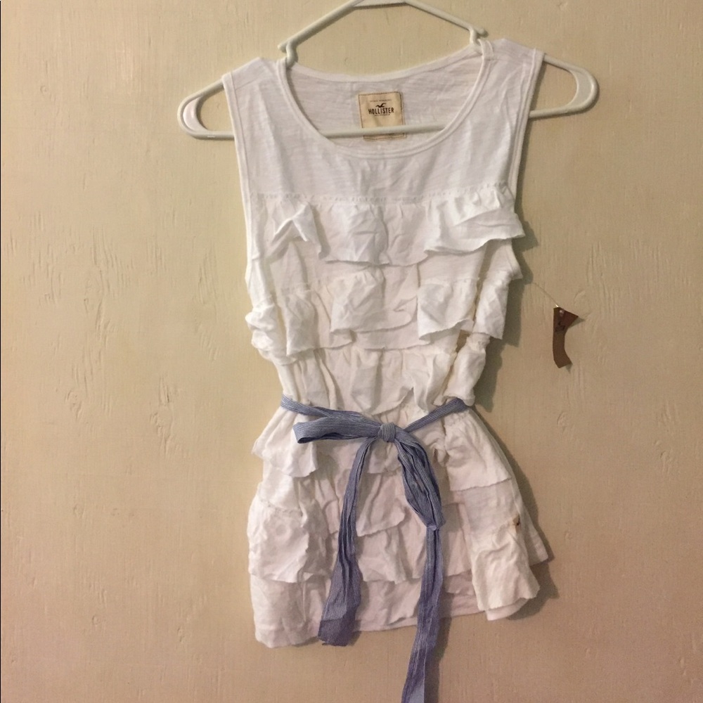 white Hollister ruffle tank with tie