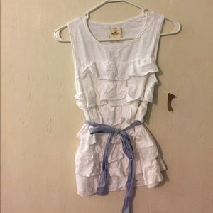white Hollister ruffle tank with tie