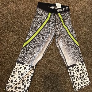 Nike Pro Crop Pants