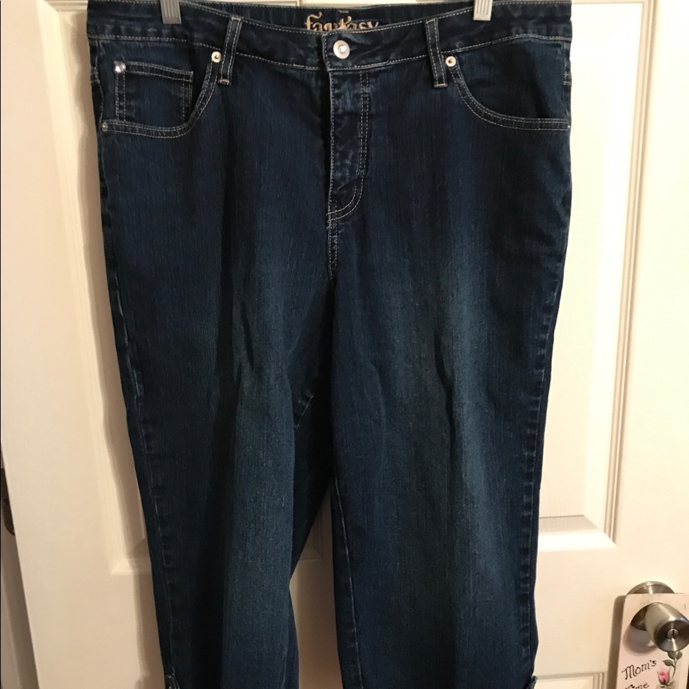 Plus size denim capris.