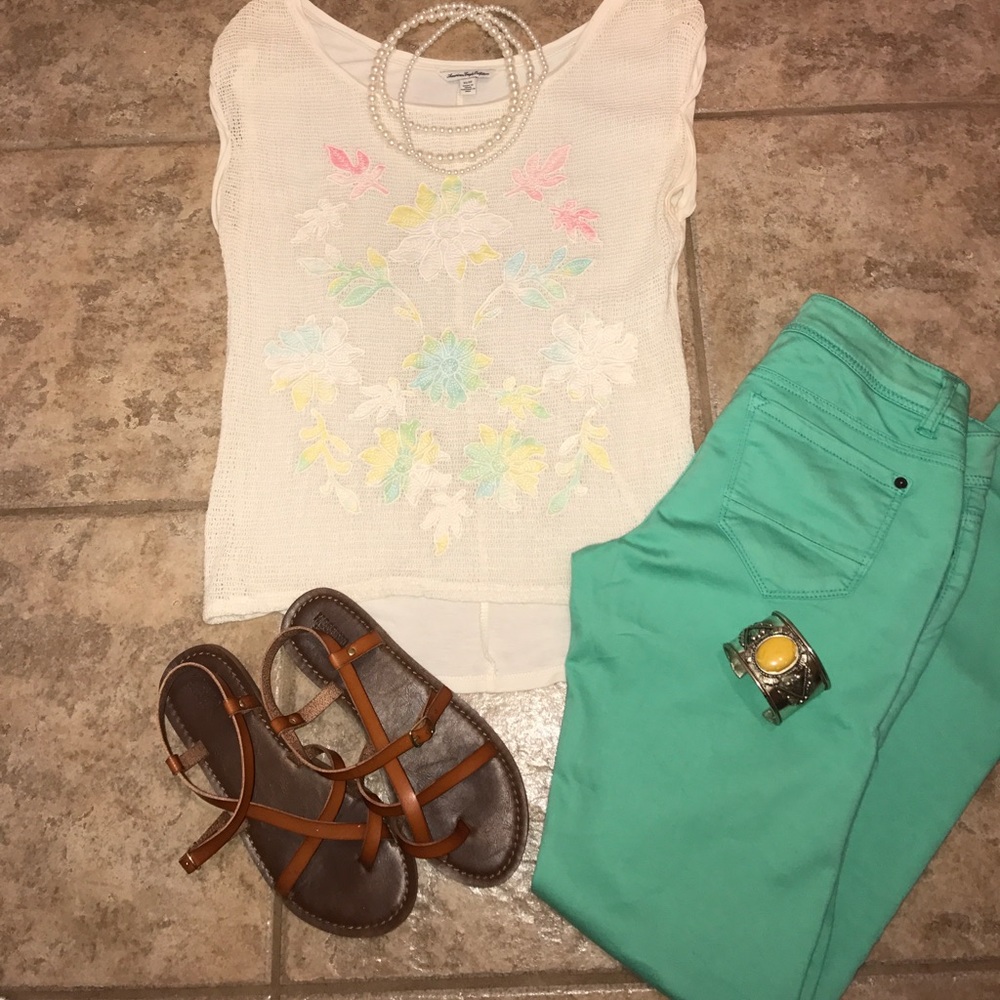 💐AEO Flowered Top💐