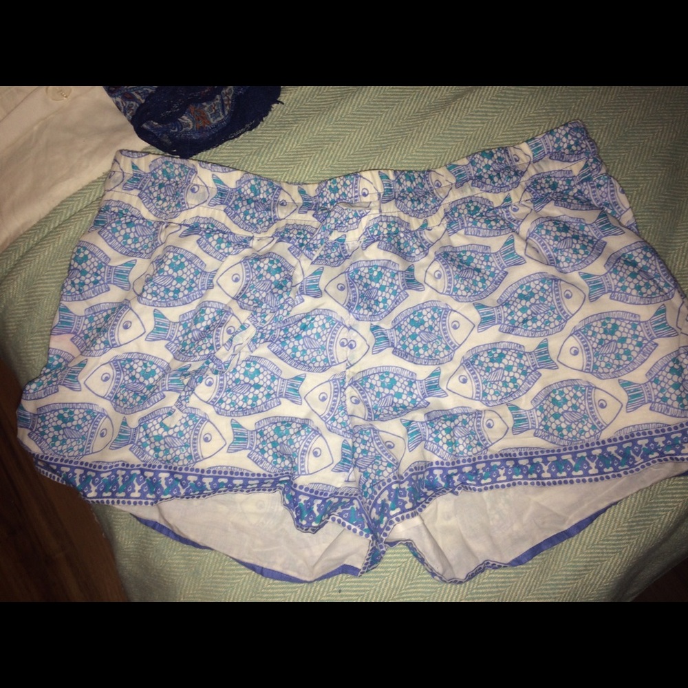 Blue fish print vineyard vines shorts