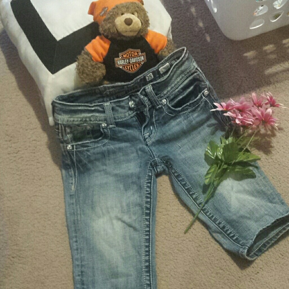 New Miss Me Shorts Capri