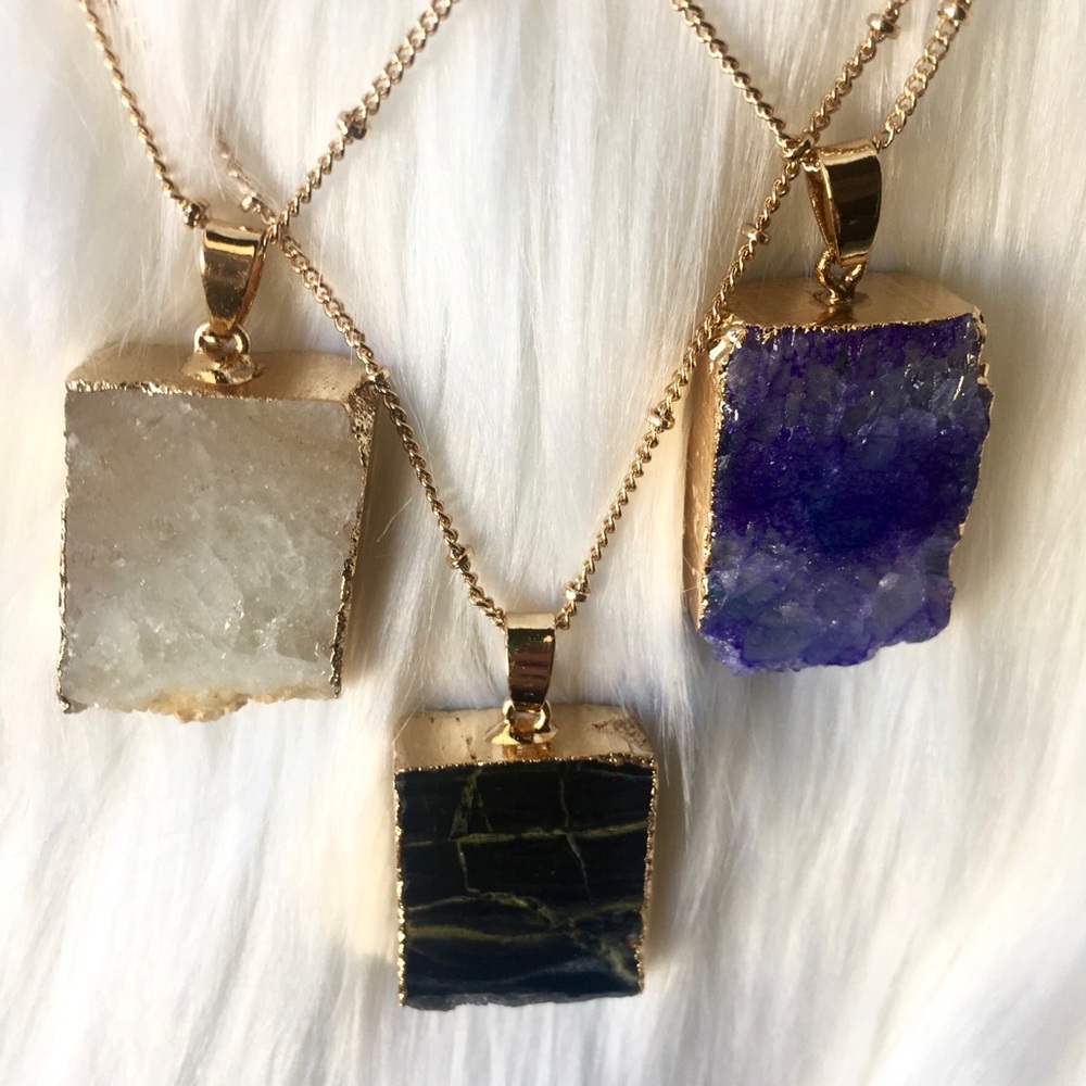 Stone Necklace - Picture 2 of 8