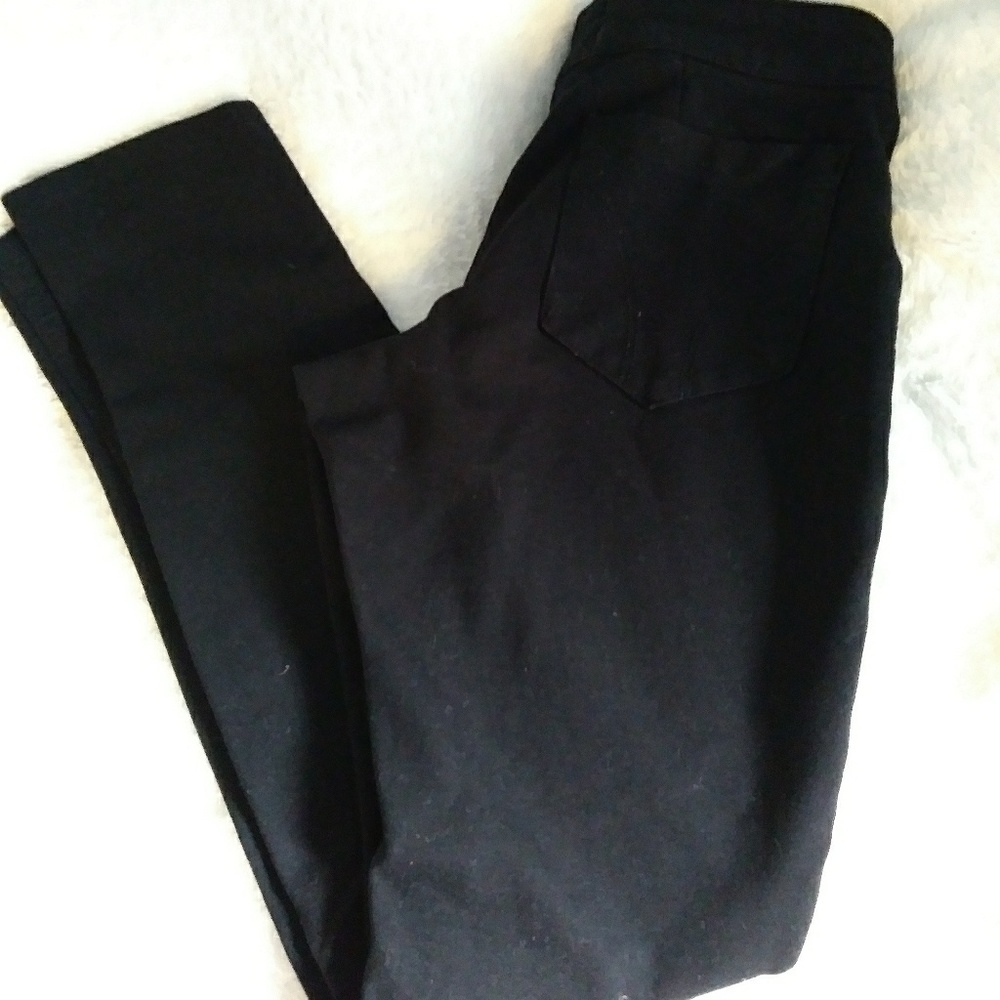 Black soft stretch material skinny leg,w/ pockets.