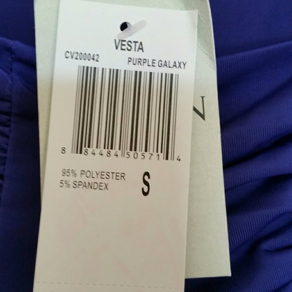 Gorgeous Carmen Marc Valvo top - Picture 5 of 6