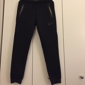 Nike therma fit jogger pants, size m