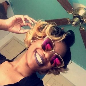 Meet your Posher, Shakayla